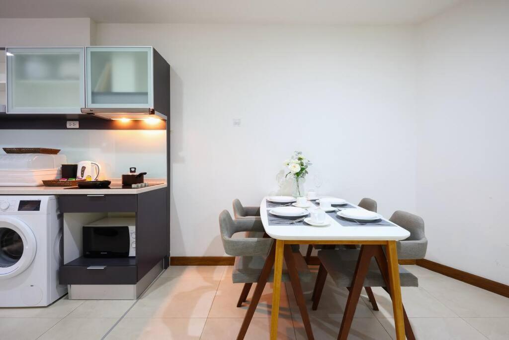 Specious Luxury 2 Bedrooms Apt. Чиангмай Екстериор снимка
